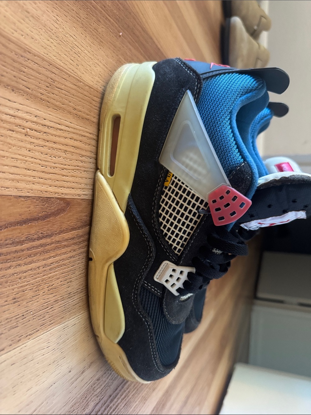 Jordan 4 Union black